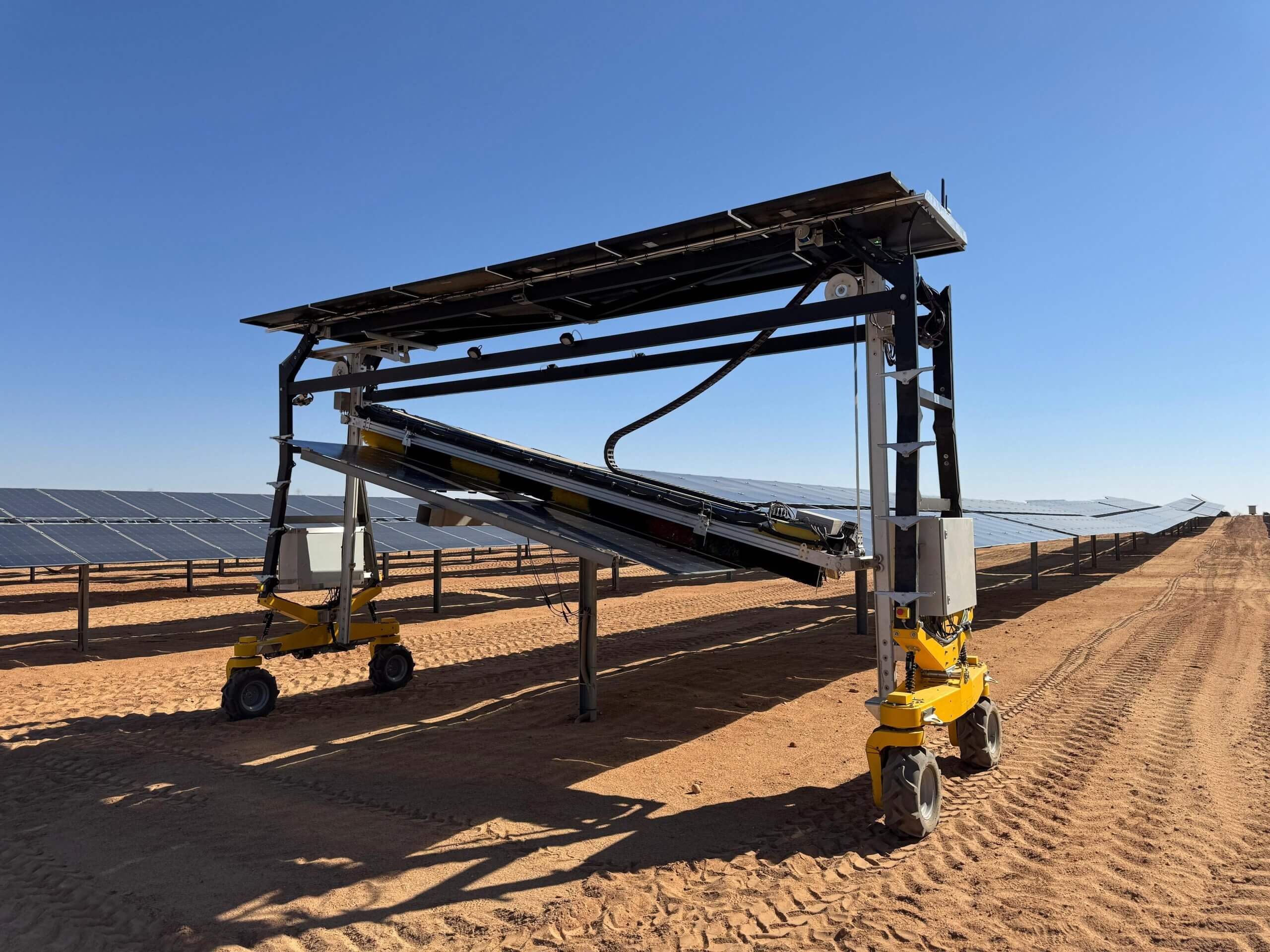 Robotic cleaning array in operation